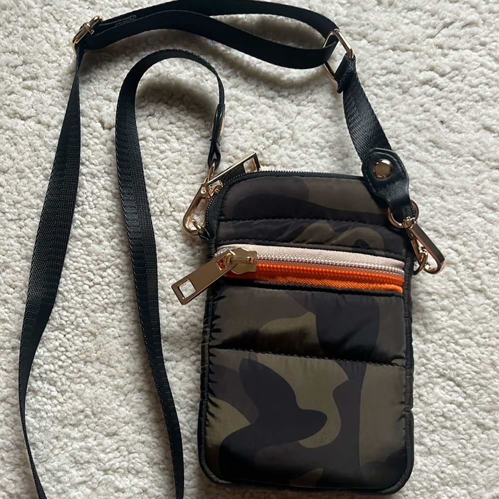 Camo plush crossbody purse Chinese Laundry green orange zip adjustable strap new